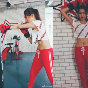 女星“肚脐选美”见过吗？关晓彤肚脐