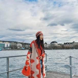 <b>除了UGG，冬日的时髦精还能穿什么又保暖又特别</b>