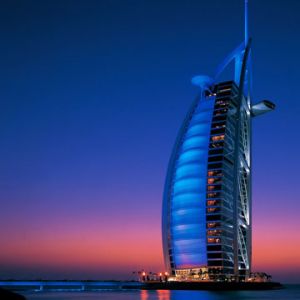 迪拜帆船酒店能吃到什么？