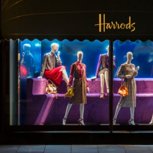 PRADA系列活动登陆伦敦HARRODS百货